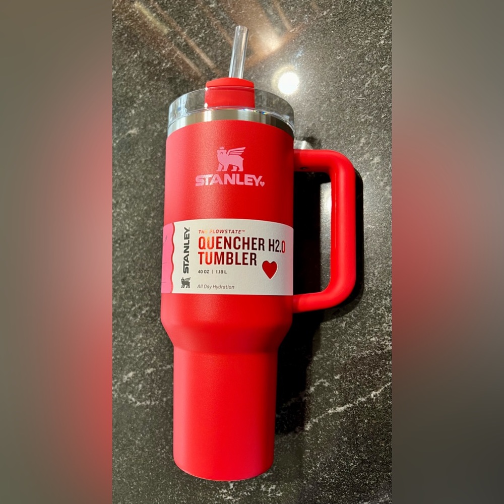Stanley target red valentines 40oz
